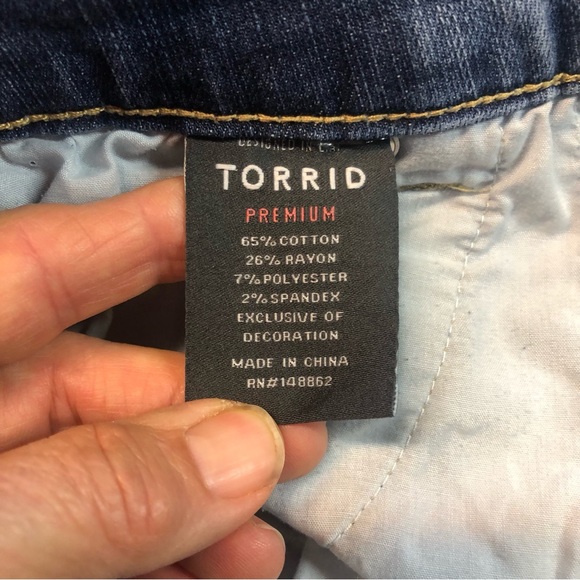 Torrid Distressed Skinny Jeans Triple Button Mid Rise Sz 14R - Picture 6 of 9
